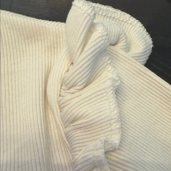 H&M Kids Cream Ruffle Long Sleeve Tee 6X/7 - Picture 3 of 4